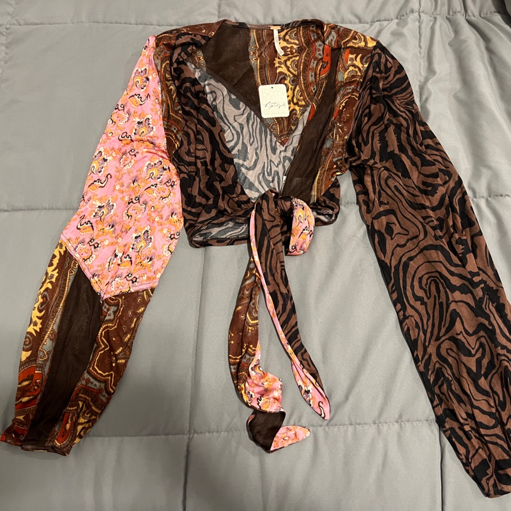 Free People✨NEW WITH TAGS✨tie crop long sleeve